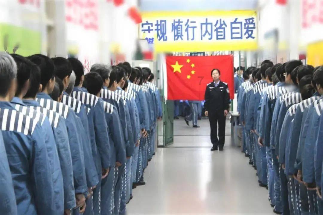 飞扬的独眼鸟